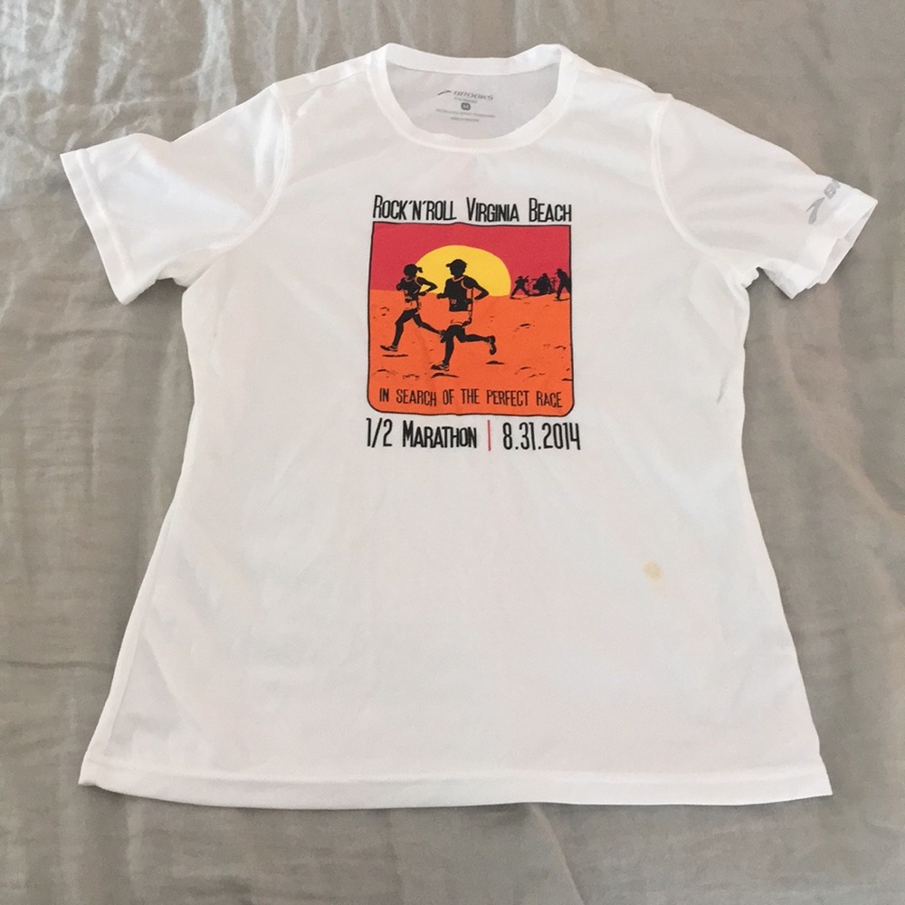 Rock n Roll Va Beach Half Marathon Brooks tech tee